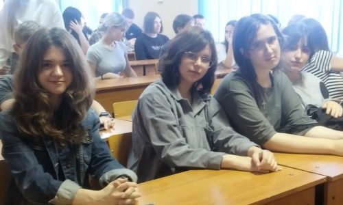 Об опасности взрывоопасных предметов на улице