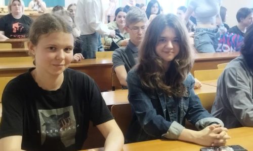 Об опасности взрывоопасных предметов на улице