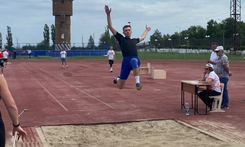 Соревнованиях по лёгкой атлетике